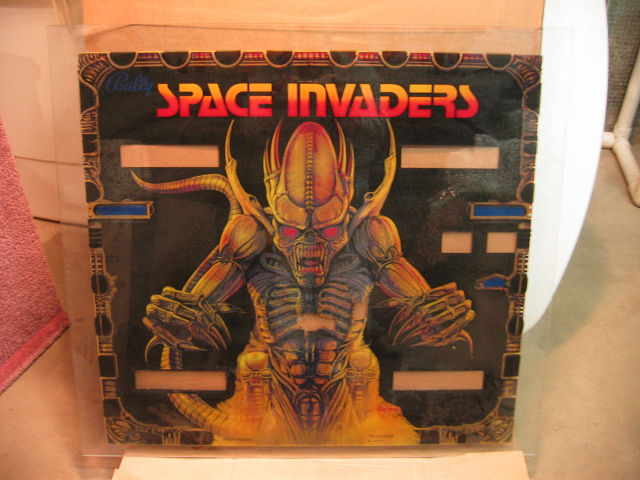 Space Invaders w/o mirror image front